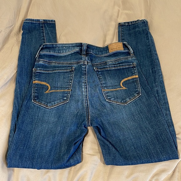 American Eagle Hi-Rise Jeans - Picture 4 of 8